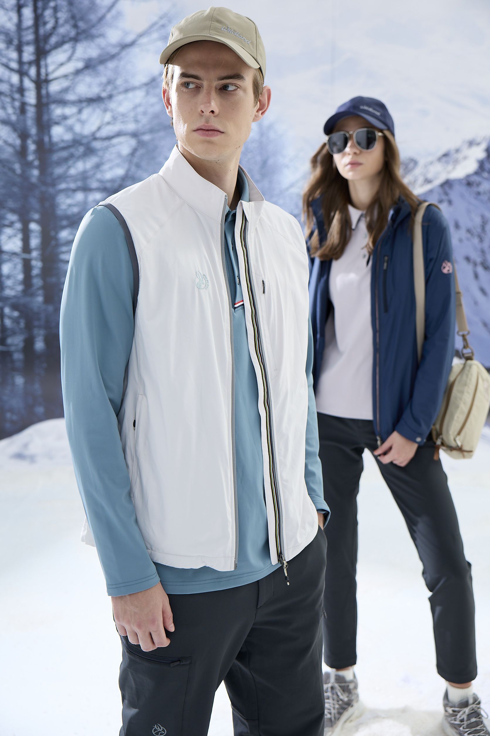 男輕量天鵝絨防風防潑機能背心